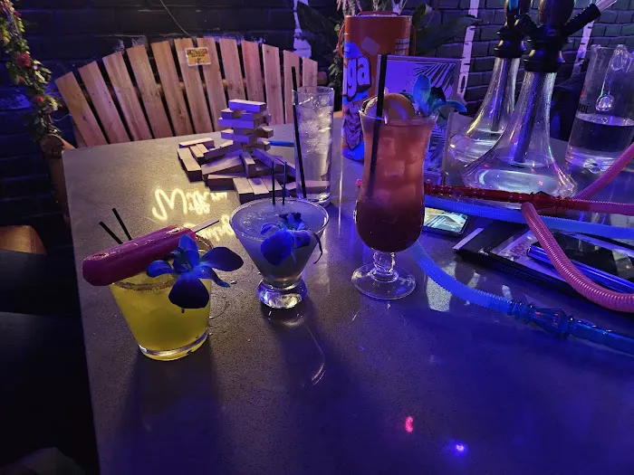 Lowkey Garden Lounge Picture 5