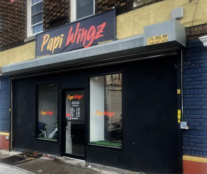 Papi Wingz Picture 1