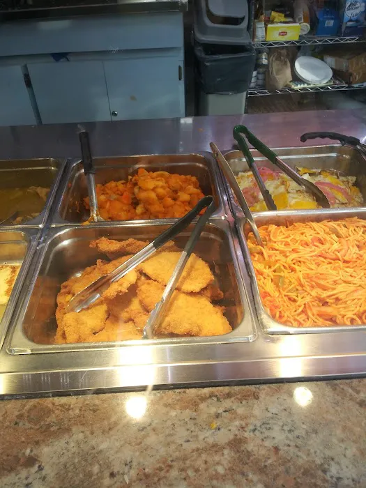 Los Primos Delicatessen Picture 9