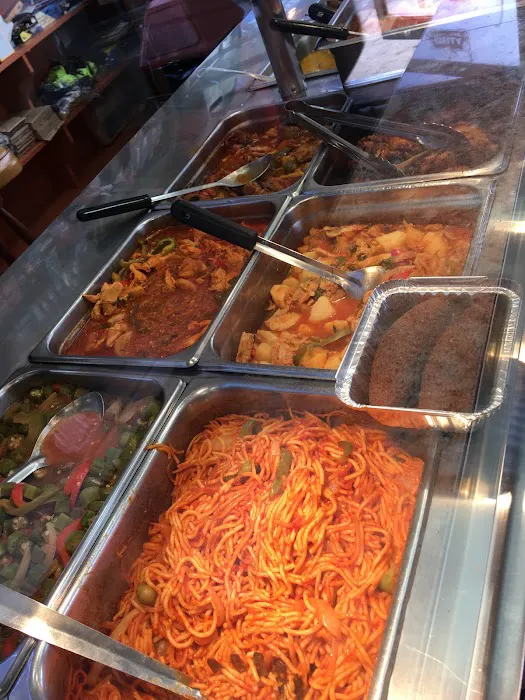 Los Primos Delicatessen Picture 7
