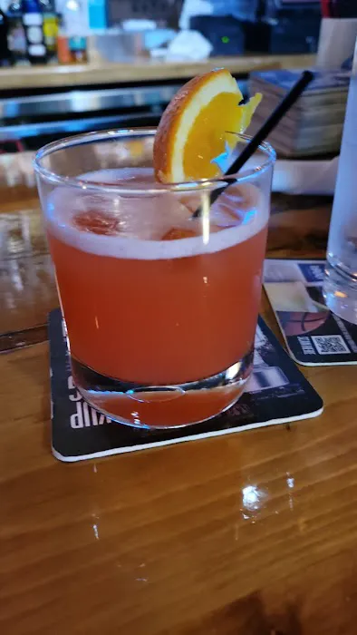 Woodzzy Bar & Restaurant Picture 4