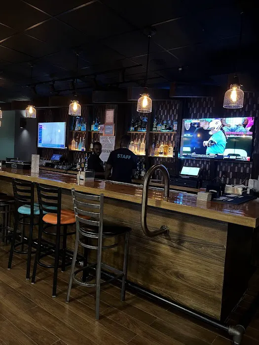 Woodzzy Bar & Restaurant Picture 10