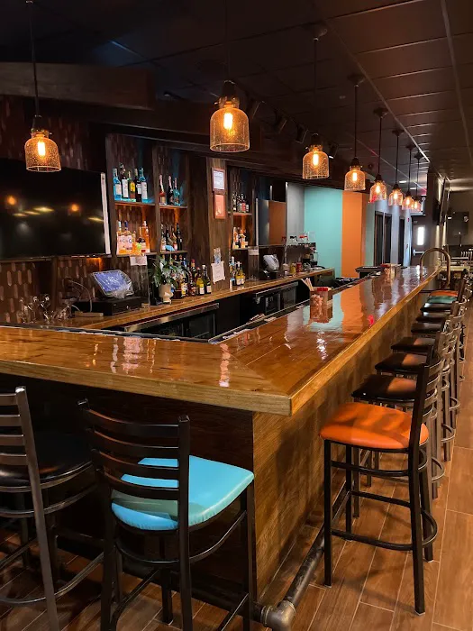 Woodzzy Bar & Restaurant Picture 1