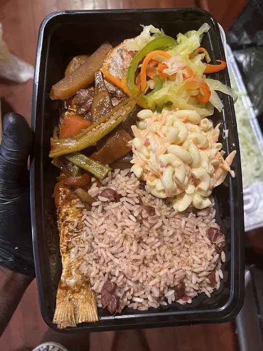 Dre Irie kitchen Picture 1