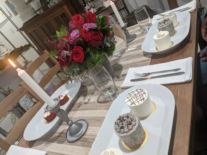 A's Exquisite Cakes Picture 10