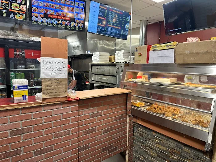 Crown Fried Chicken & Pizza Picture 3