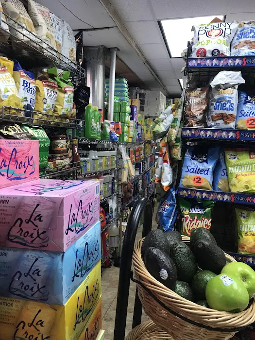8 Street Mini Market Picture 2