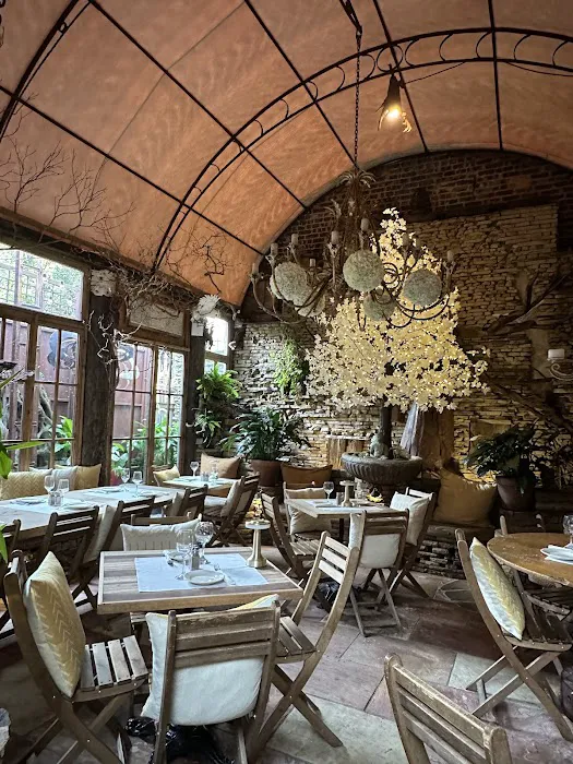 Le Petit Cafe Picture 7