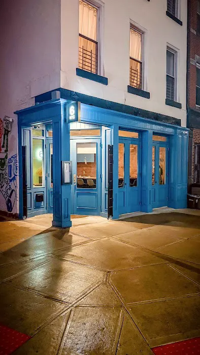 6 Restaurant - NYC Picture 3