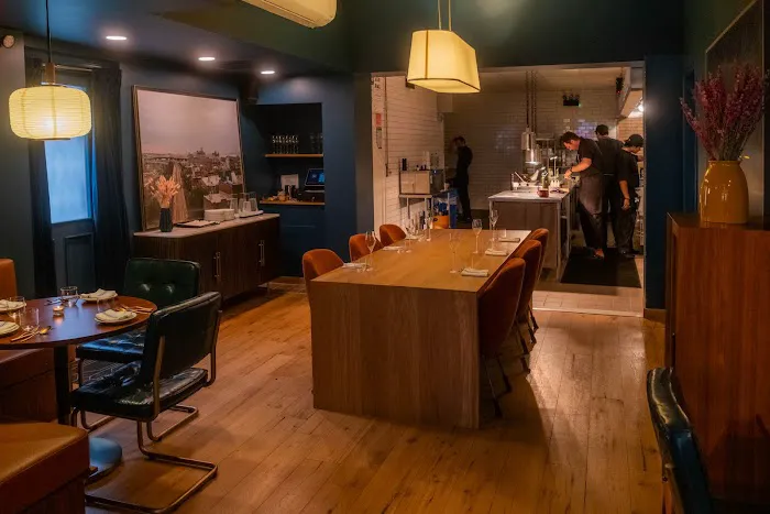 6 Restaurant - NYC Picture 8