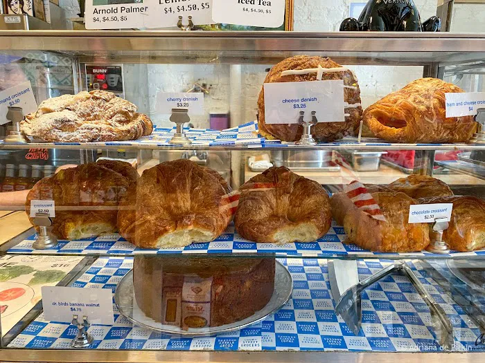 Court Street Grocers Picture 3