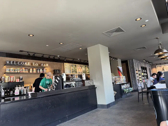 Starbucks Picture 3
