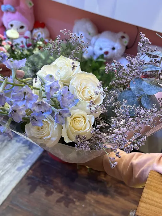 Fiorella Coffee & Flower Shop Picture 3