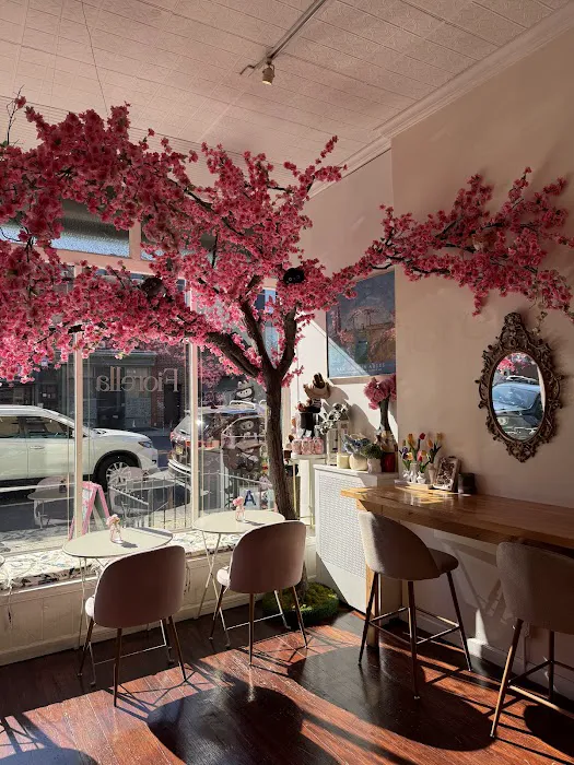 Fiorella Coffee & Flower Shop Picture 7