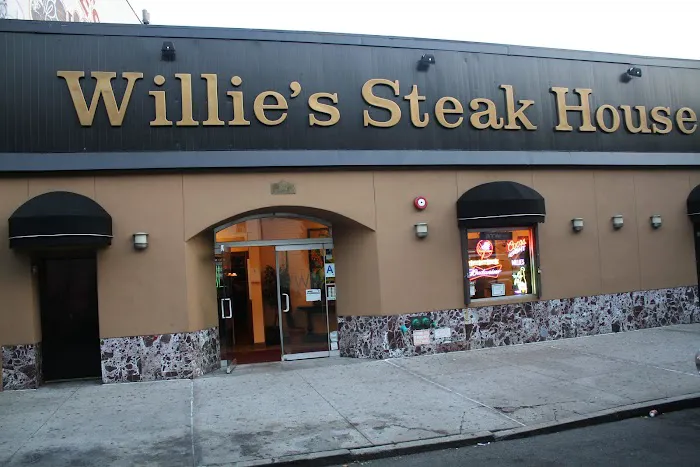 Willie's Steak House Picture 4