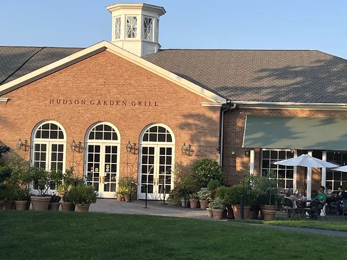 Hudson Garden Grill Picture 2