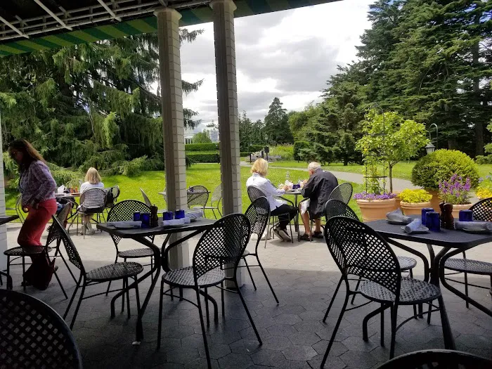 Hudson Garden Grill Picture 10