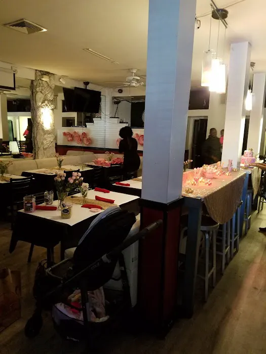 Isla Cafe Picture 7