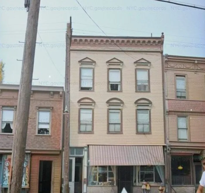 E & V Bakery. Picture 8