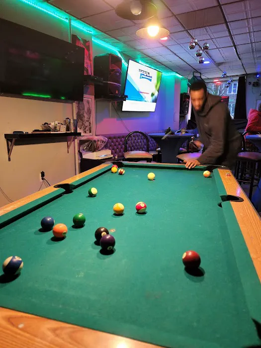 Archer's Lounge & Sports Bar Picture 3