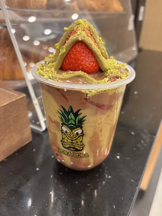Bora Bora Smoothie Cafe - Morris Park Bronx Picture 3