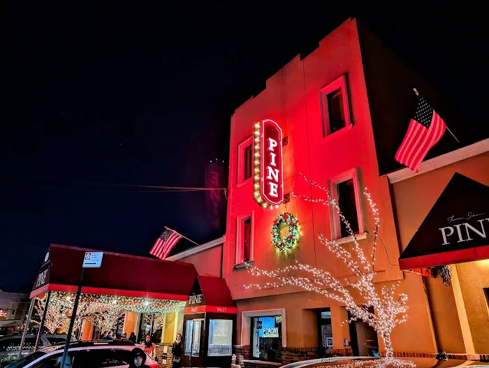 Pine Restaurant Picture 4