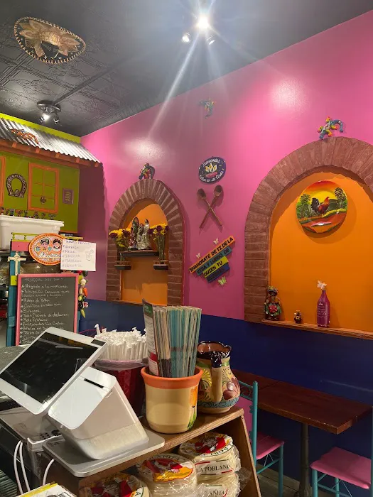 Deli Taqueria Xochitlalli Picture 8