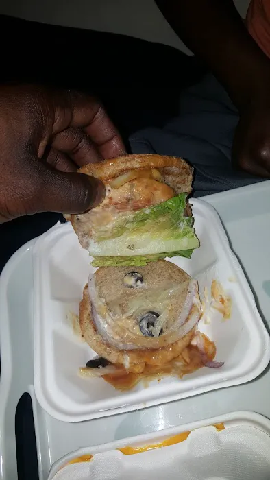 Burger UrWay la bella pizzeria Picture 2