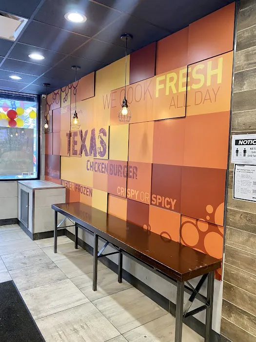 Tex’s Chicken & Burgers Picture 3