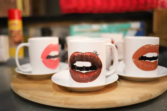 Lips Cafe Picture 1