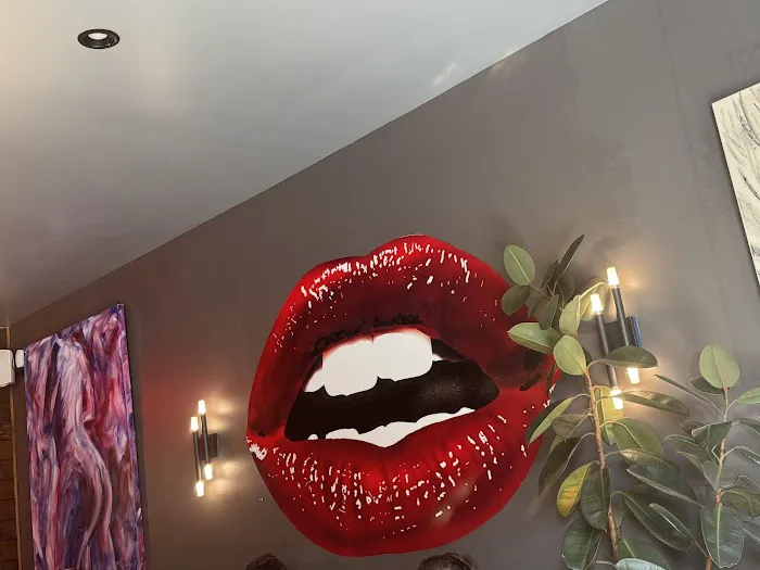 Lips Cafe Picture 6