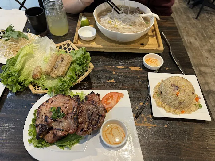 Pho Grand Picture 3
