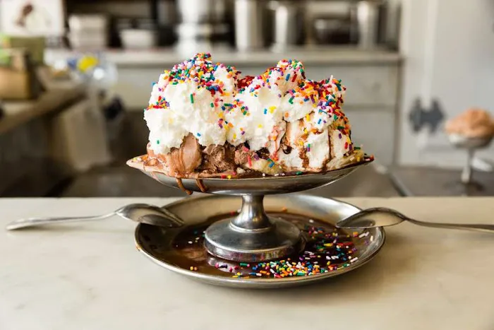 Eddie's Sweet Shop Picture 5