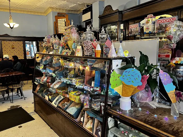 Eddie's Sweet Shop Picture 3