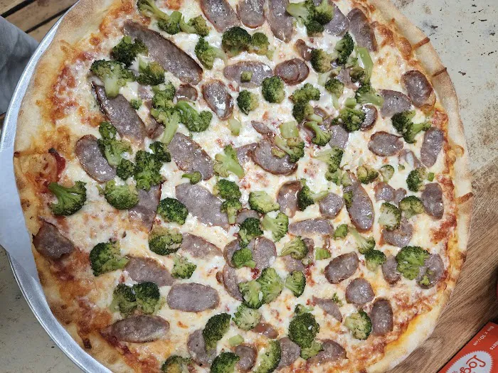 Sal's Pizzeria Picture 10