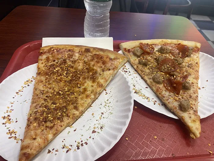 Forest Park Pizza Picture 2
