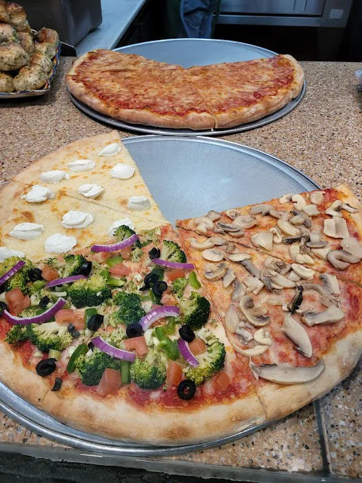 Forest Park Pizza Picture 8
