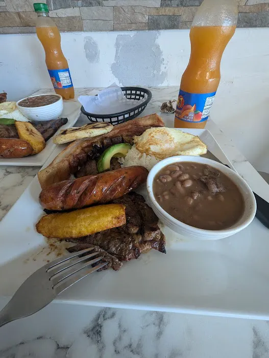 Mamita's Bakery & Restaurant Picture 1