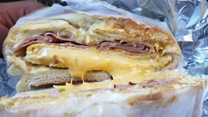 Sam's Deli & Grocery Picture 2