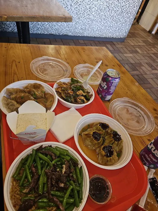 Golden Fountain Kitchen Picture 4