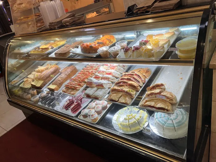 La Gran Nagua Bakery Picture 7