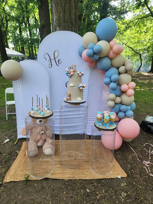 Cakes by Madelin Bakery Picture 3