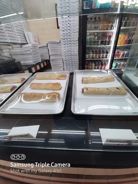 Caterinas Pizzeria Picture 7