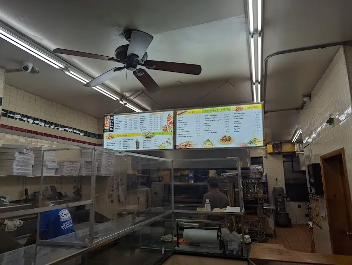 Caterinas Pizzeria Picture 4