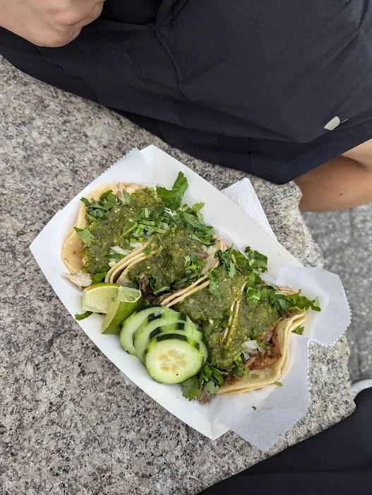 Taco azul... note: when it rains sometimes i dont open Picture 2