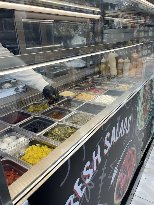 E 98 gourmet deli Picture 6