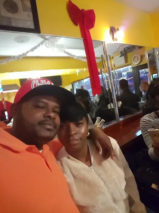 The Hills Lounge Picture 4