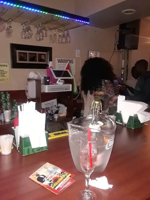 The Hills Lounge Picture 8
