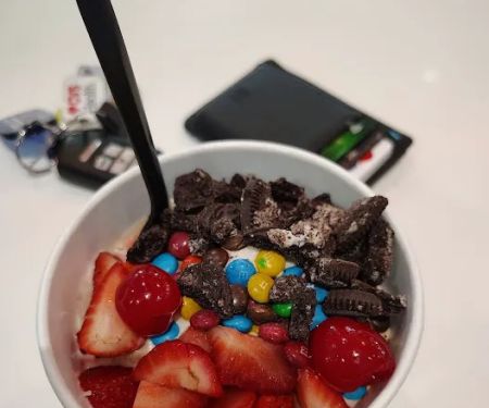 Blueberry Mahwah Frozen Yogurt, Açaí Bowl, Bubble Tea, Smoothie