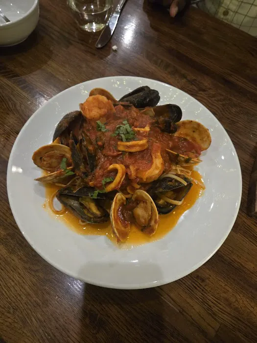 Nonna's Pizza Restaurant Picture 2